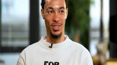 “西甲第28轮落幕，莱万25球刷新巴萨18-19赛季梅西后纪录”